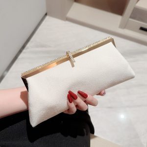 Clutch Clássica champagne em veludo e strass - Imagem 4